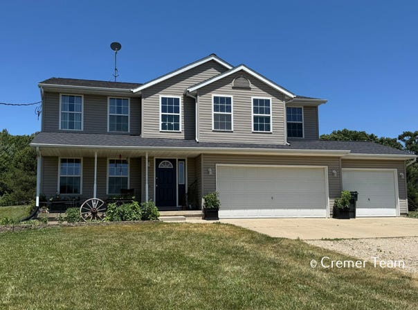 2141 137th Avenue, Dorr, MI 49323