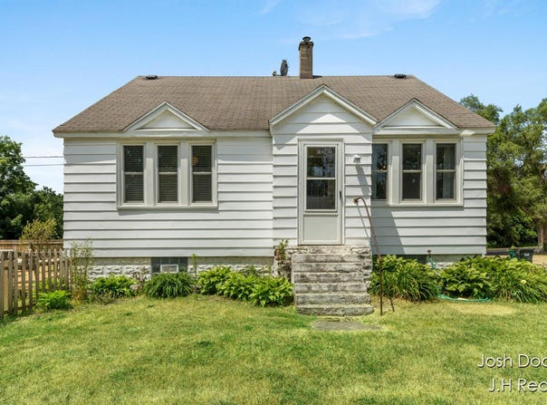 1802 Cherry Street, Dorr, MI 49323