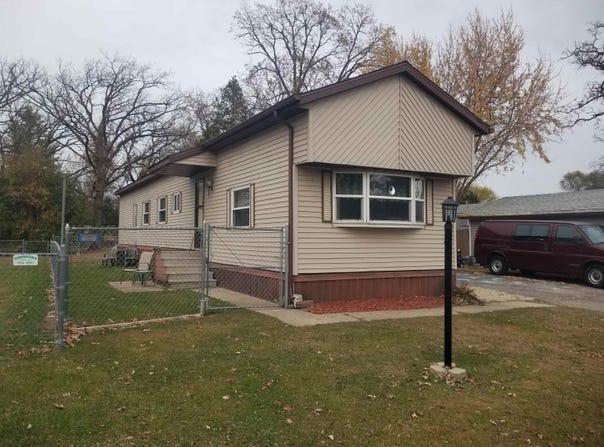 125 Falling Creek Circle, Janesville, WI 53548