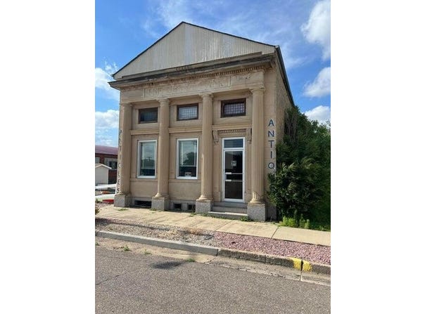 160 Broadway Street, Conde, SD 57434