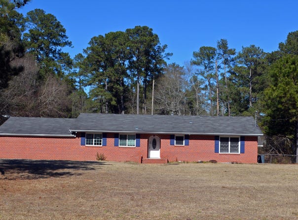 67 College Dr., Laurel, MS 39440
