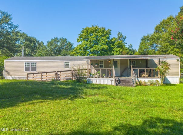 2 Horse Creek Road, McHenry, MS 39561