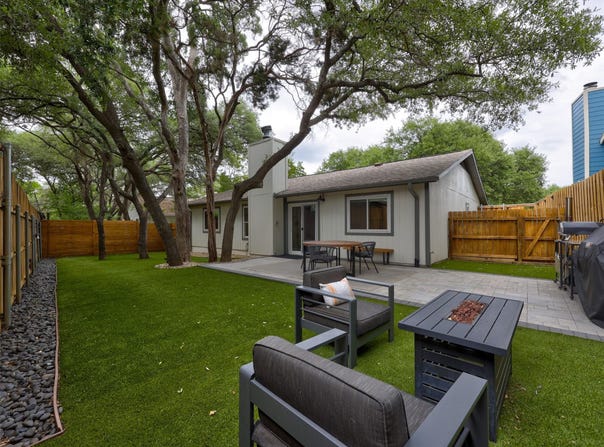 3709 Harpers Ferry LN, Austin, TX 78749