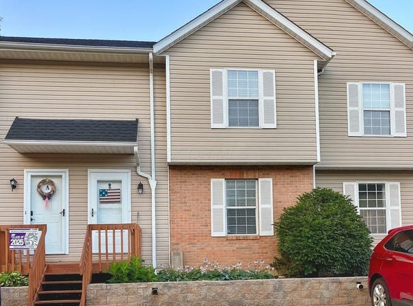 1239 Pineview Trail, Newark, OH 43055