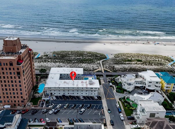 111 S Dudley Ave, Ventnor, NJ 08406