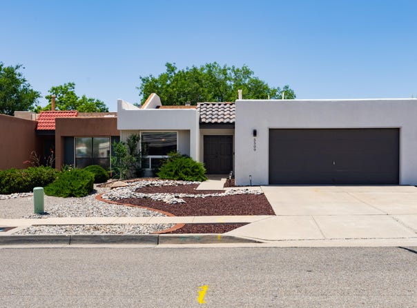5509 AMIGO Way NE, Albuquerque, NM 87111