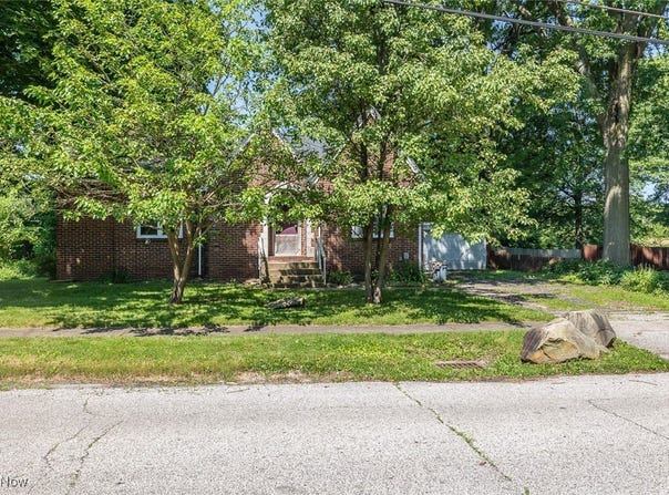 3512 Orchard Drive, Stow, OH 44224