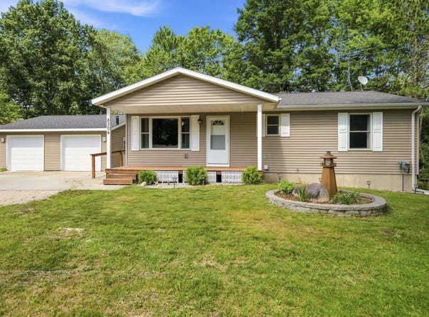 8304 W Whispering Pine Circle, Lake City, MI 49651