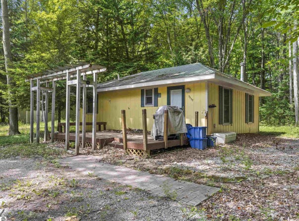 3530 WARREN ROAD, BEULAH, MI 49617