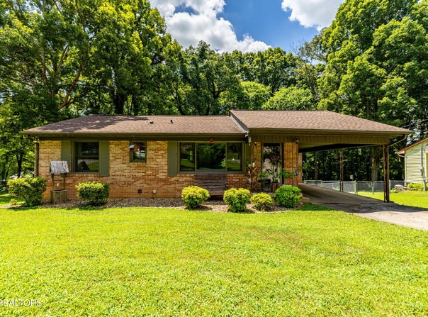 2822 Willocks Ave, Maryville, TN 37804