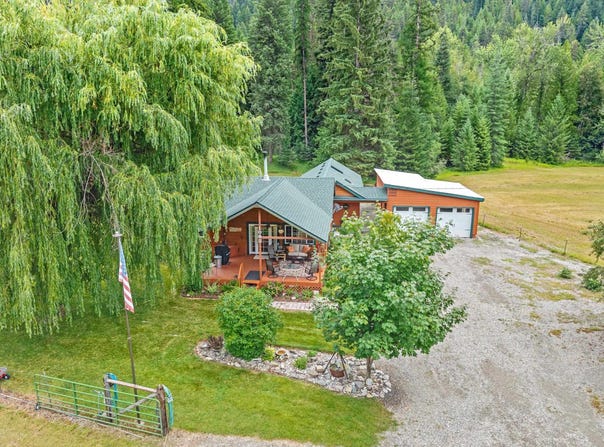 1092 Lime Lake Rd, Metaline Falls, WA 99153