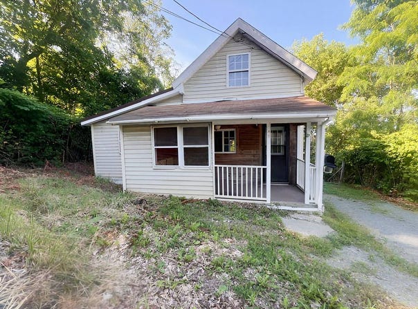 43 Bellamy St, Whitehall, NY 12887