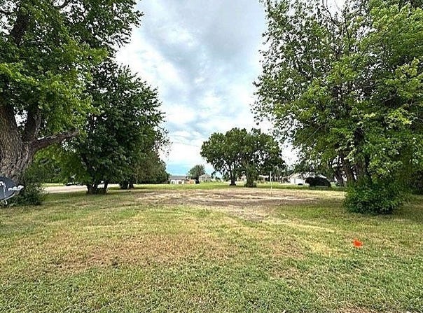 614 Walnut St., Springfield, SD 57062