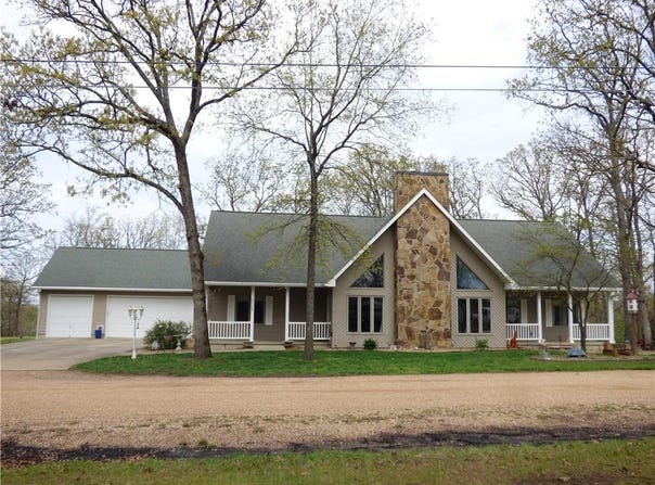 25288 Cedar Crest Drive, Hermitage, MO 65668