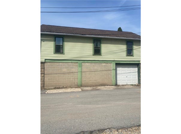 817 Shryock Ave, Indiana Boro, PA 15701