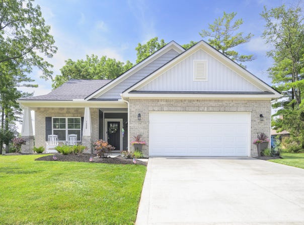 1408 Whispering Pines Lane, Bellefontaine, OH 43311