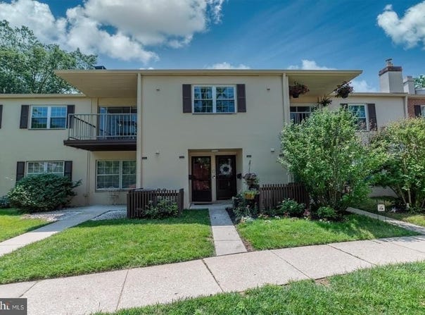 322 OLD FORGE CROSSING, DEVON, PA 19333