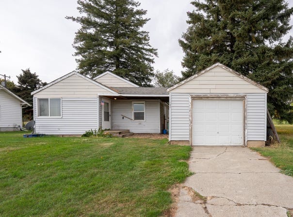 102 Steptoe St, Colfax, WA 99111