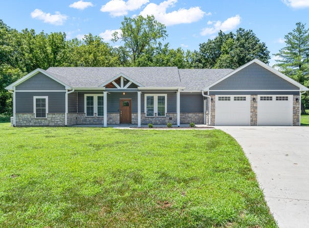 17346 Olivia CT, Boonville, MO 65233