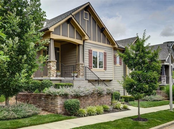 8558 Barstow Street, Lenexa, KS 66219