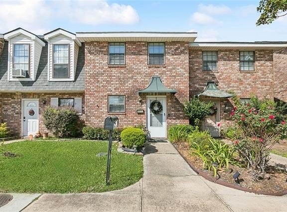 317 ORMOND MEADOWS Drive, Destrehan, LA 70047