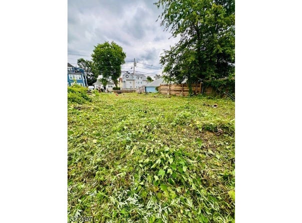 592 11Th Ave, Paterson City, NJ 07514-1428