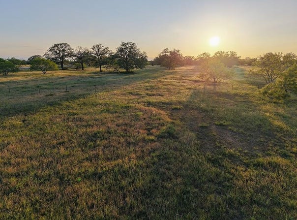 638 Main Loop Loop, Waelder, TX 78959
