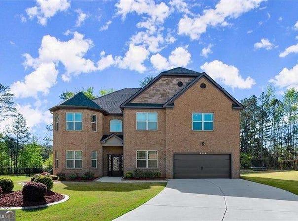 404 Prague, Hampton, GA 30228