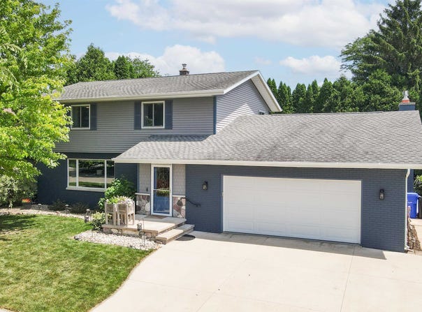1300 S IRMA Street, APPLETON, WI 54915