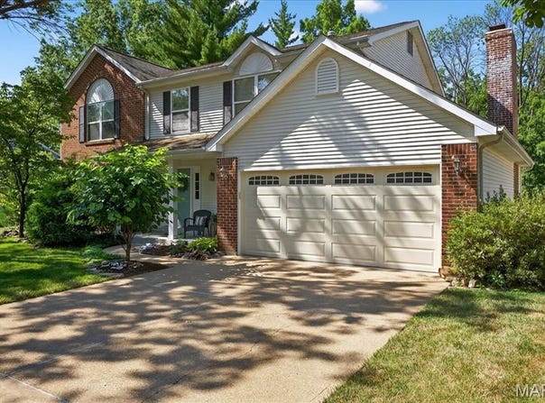 1235 Montevale Court, Fenton, MO 63026