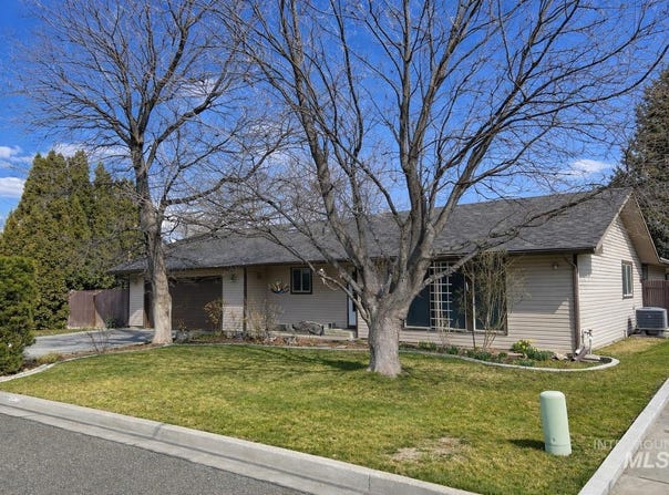 744 16th Ave E, Jerome, ID 83338