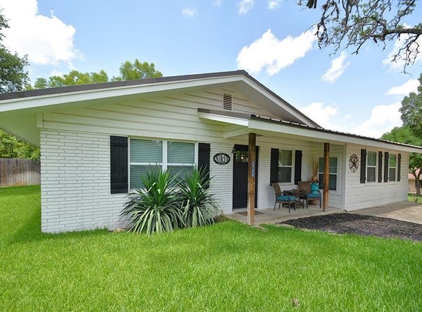 1701 Deer Trail, Kerrville, TX 78028