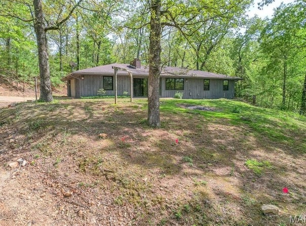136 Rhinestone Ln, Poplar Bluff, MO 63901