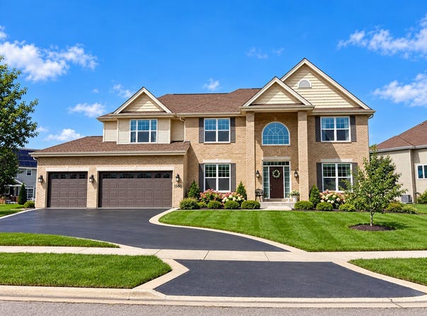 1501 OAKFOREST Drive, Rockford, IL 61107