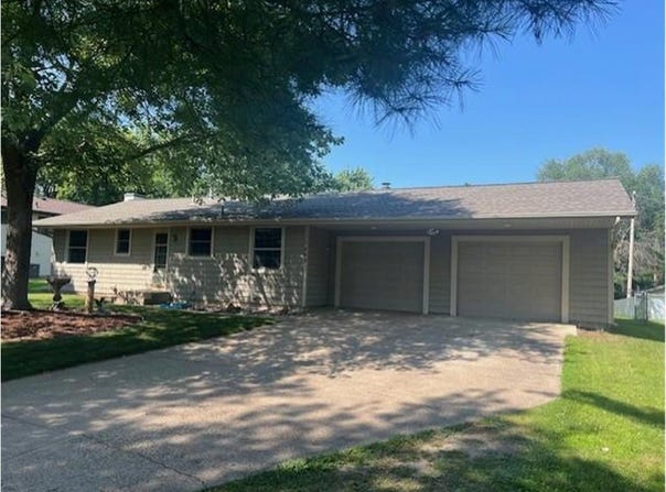 10449 Mississippi Boulevard NW, Coon Rapids, MN 55433