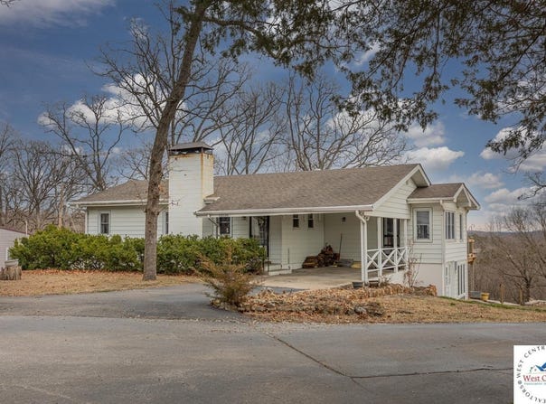 12136 Burton, Warsaw, MO 65355