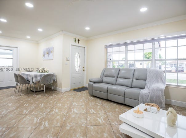 188 E 59th St, Hialeah, FL 33013