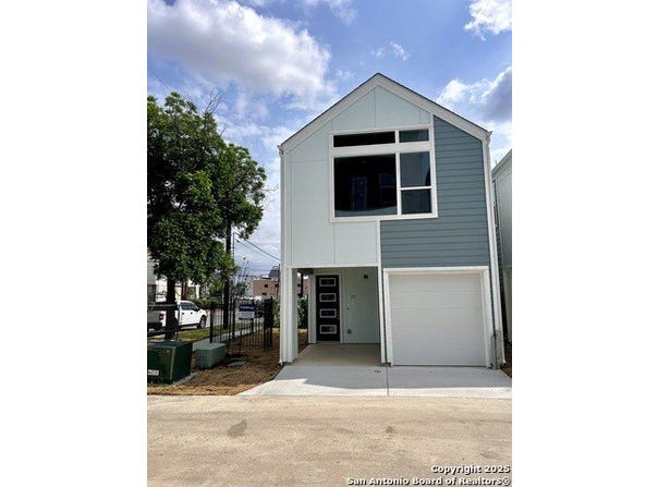 310 W Evergreen St #113, San Antonio, TX 78212
