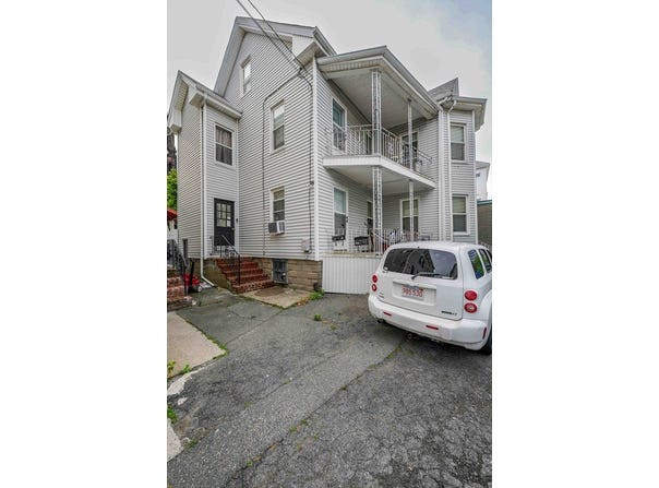 49 Nye St, New Bedford, MA 02746