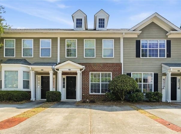 2086 Del Lago Circle, Kennesaw, GA 30152