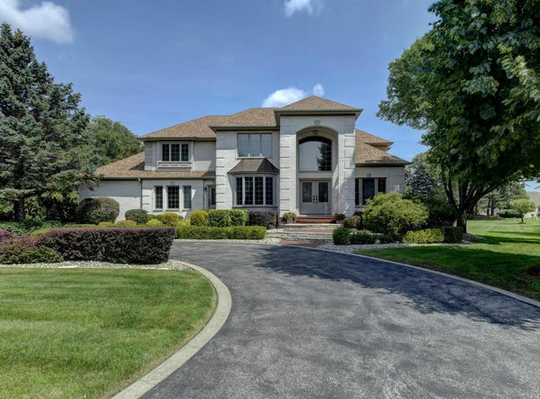 10135 Cherrywood Lane, Munster, IN 46321