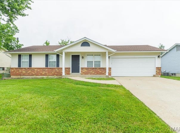 1655 Oakwood Drive, O'Fallon, MO 63366