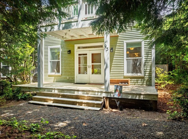 93 Oceanview Street, Depoe Bay, OR 97341