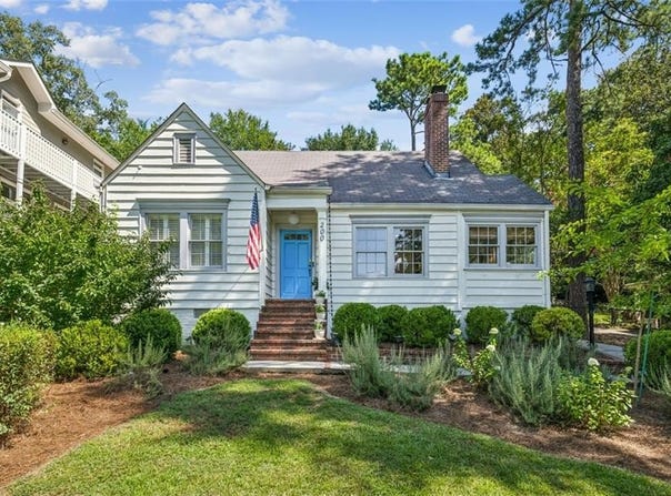200 EUREKA Drive NE, Atlanta, GA 30305