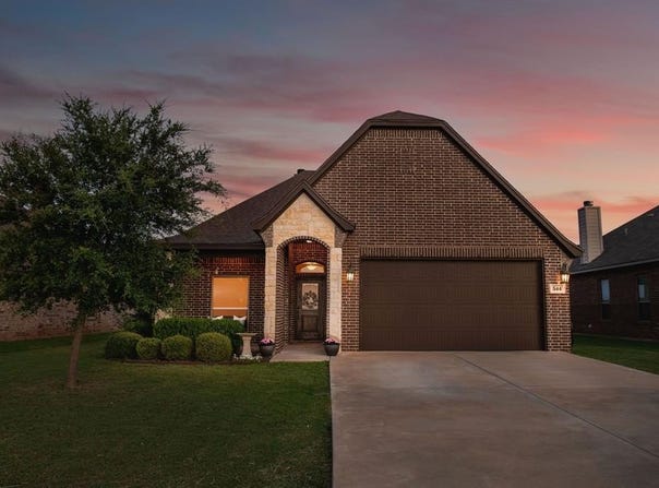 544 Clearwater Place, Granbury, TX 76049