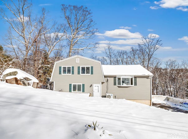 17 Stage Road, Brookfield, CT 06804