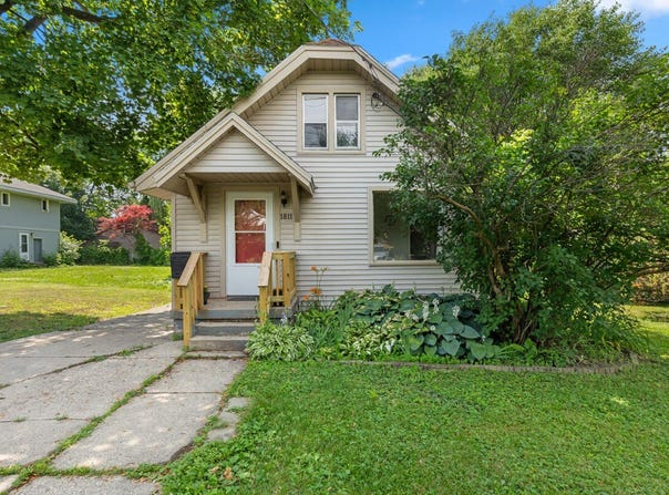 1811 Vermont Avenue, Lansing, MI 48906