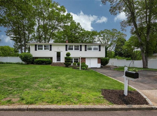 3 Twig Court, East Setauket, NY 11733
