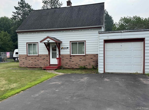 5305 E Sunset, Ironwood, MI 49938