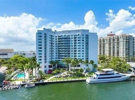 2670 E Sunrise Blvd, Fort Lauderdale, FL 33304